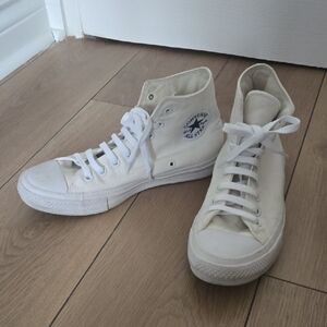 Converse Chuck Taylor II White Hight Top Sneakers Size Men 7 Women 9
